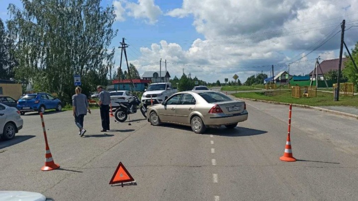 В Тюменской области сбили подростка — он был на мотоцикле. Родителей мальчика теперь могут наказать