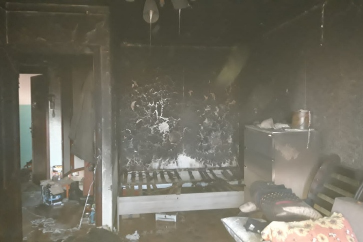 Огонь вспыхнул в одной из квартир