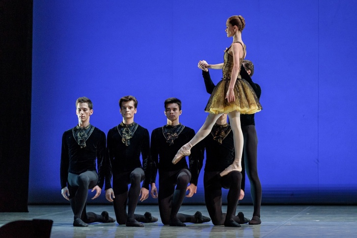 Анна в балете «Вариации на тему рококо»
