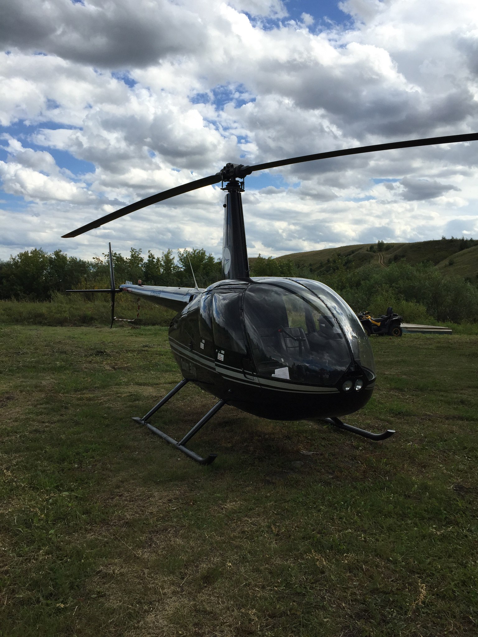 В социальные сети Андрей выкладывал фотографии еще одного вертолета