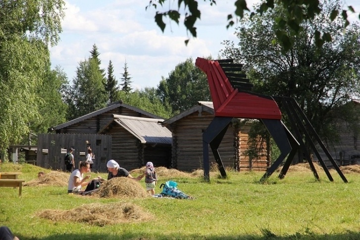 Фестиваль проходит в музее «Малые Корелы» с 2019 года