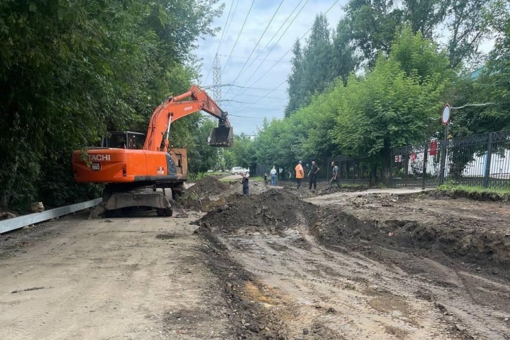 Всего этим летом в городе отремонтируют 18 дорог и участков протяженностью более 20 километров Всего этим летом в городе отремонтируют 18 дорог и участков протяженностью более 20 километров