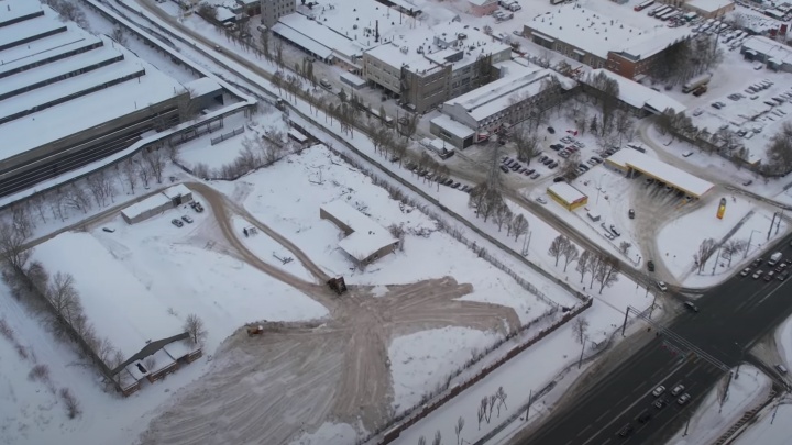 «Отсталый город»: в Самаре территорию бывшего завода Тарасова превратили в полигон для снега