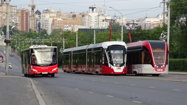 В Перми изменят графики автобусов и трамваев, чтобы пассажирам было удобнее пересаживаться