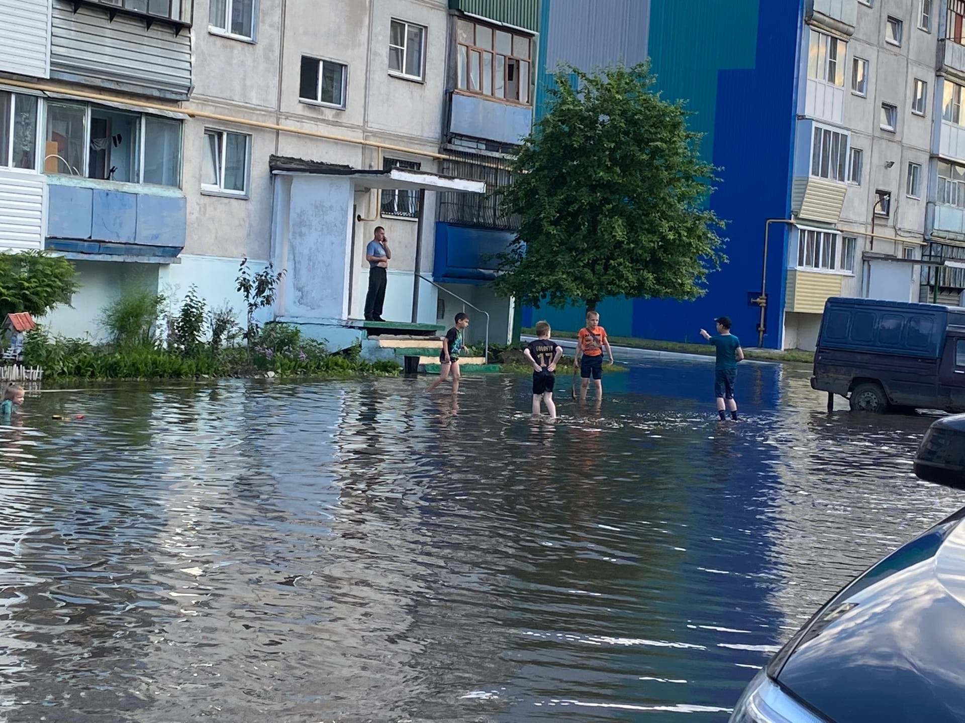 На улице проходил «открытый турнир по плаванию», пишет автор фото На улице проходил «открытый турнир по плаванию», пишет автор фото