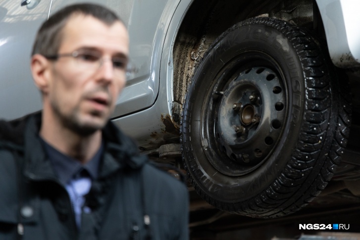 Егор Фролов более 10 лет руководит Федерацией автовладельцев края и сейчас намерен создать прецедент по взысканию ущерба c дорожников
