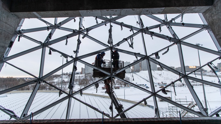 Что сейчас происходит на стройплощадке ЛДС — 10 кадров с грандиозной новосибирской стройки