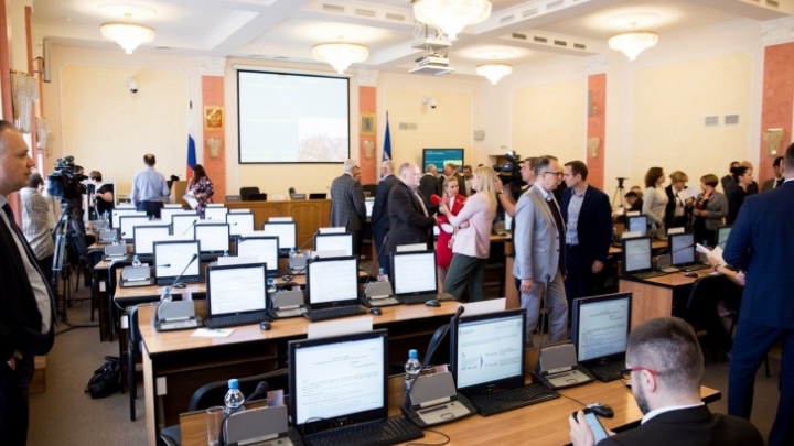 Чтобы кнопки нажимать: ярославским депутатам купят новую дорогую систему для голосования