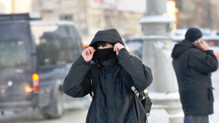 Уральские улицы опасны для жизни. МЧС продлило штормовое предупреждение