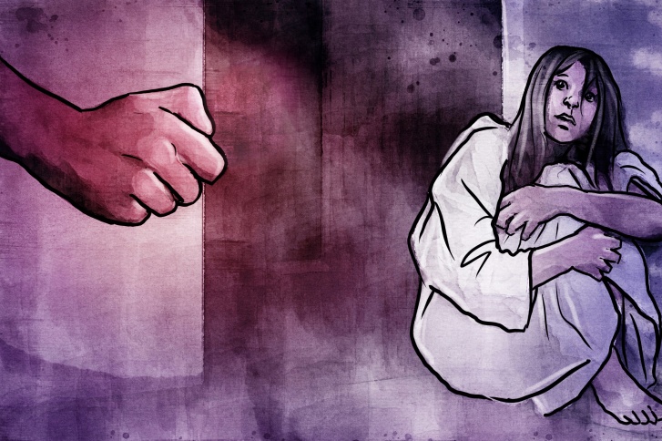 «Я чувствовала себя домашней проституткой»: откровенная история жертвы, пострадавшей в детстве от отчима