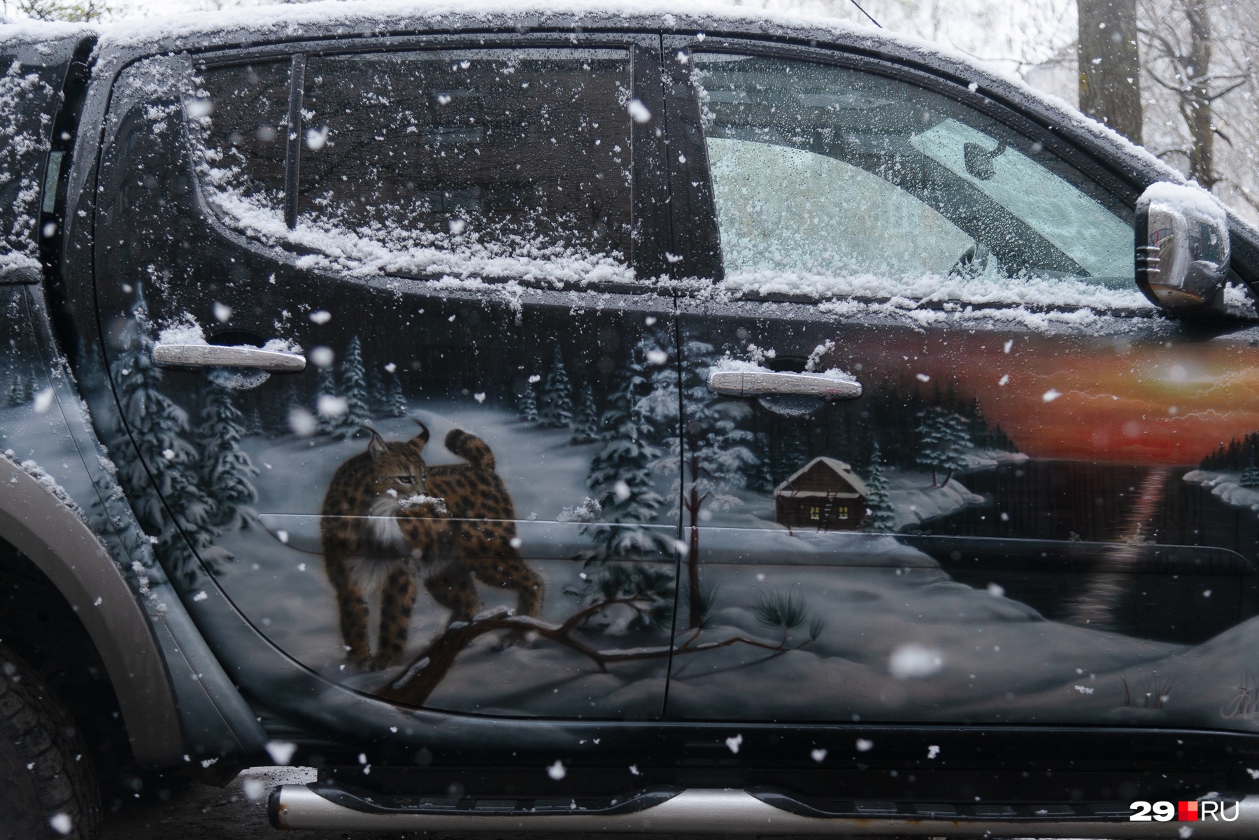 Зимняя сказка на авто с реальным снегом выглядит гармонично