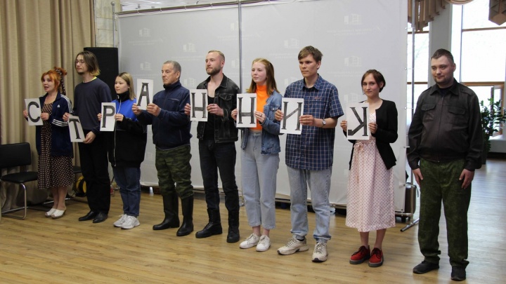 Обещанную в феврале пьесу «Гордыня» (16+) показал студенческий театр «Странник» в Чите