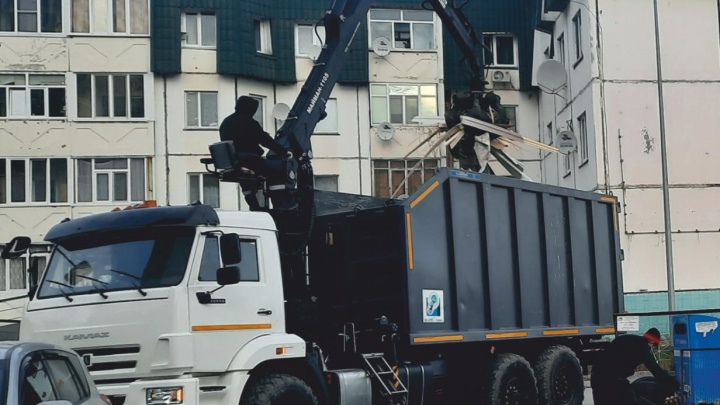 В Сургуте регоператор отстранил от работы перевозчика мусора после жалоб горожан