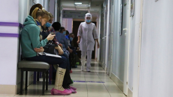В Кузбассе почти 1000 детей вакцинировались от коронавируса