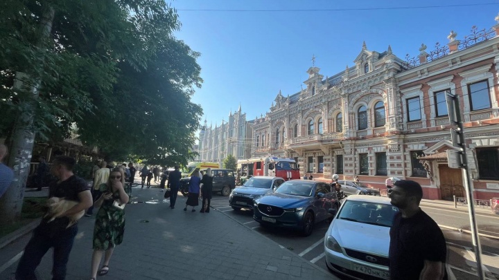 В Краснодаре напротив администрации края горит ресторан Bellini, эвакуировали 42 человека