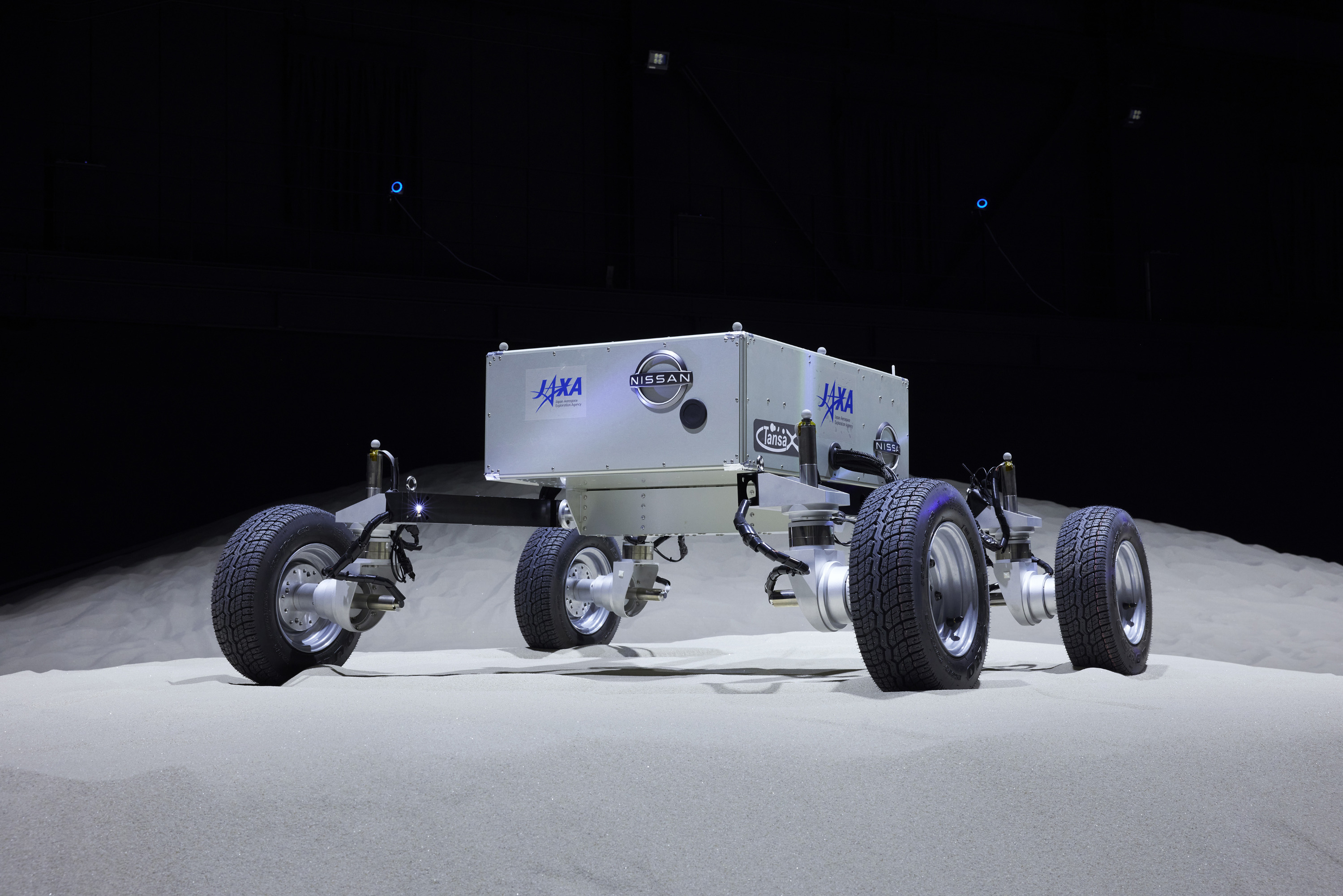 Автомобиль луна. Nissan Луноход. Lunar Rover. Планетоход Lunar Electric Rover. Автомобиль на Луне.