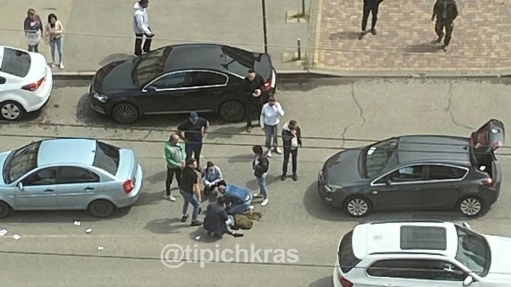 В Краснодаре возле улицы Тургенева сбили ребенка, который перебегал дорогу в неположенном месте