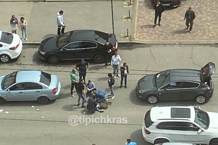 Очевидцы оказали первую помощь Очевидцы оказали первую помощь
