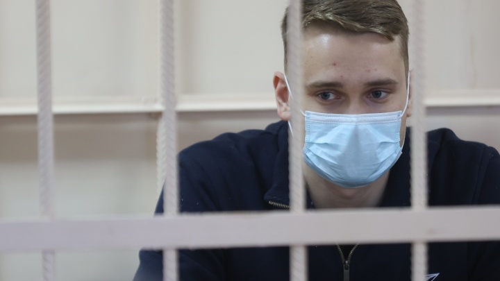 Следователя взяли под стражу по делу о смертельной драке в Челябинске. Он сказал, что уже не работает в СК