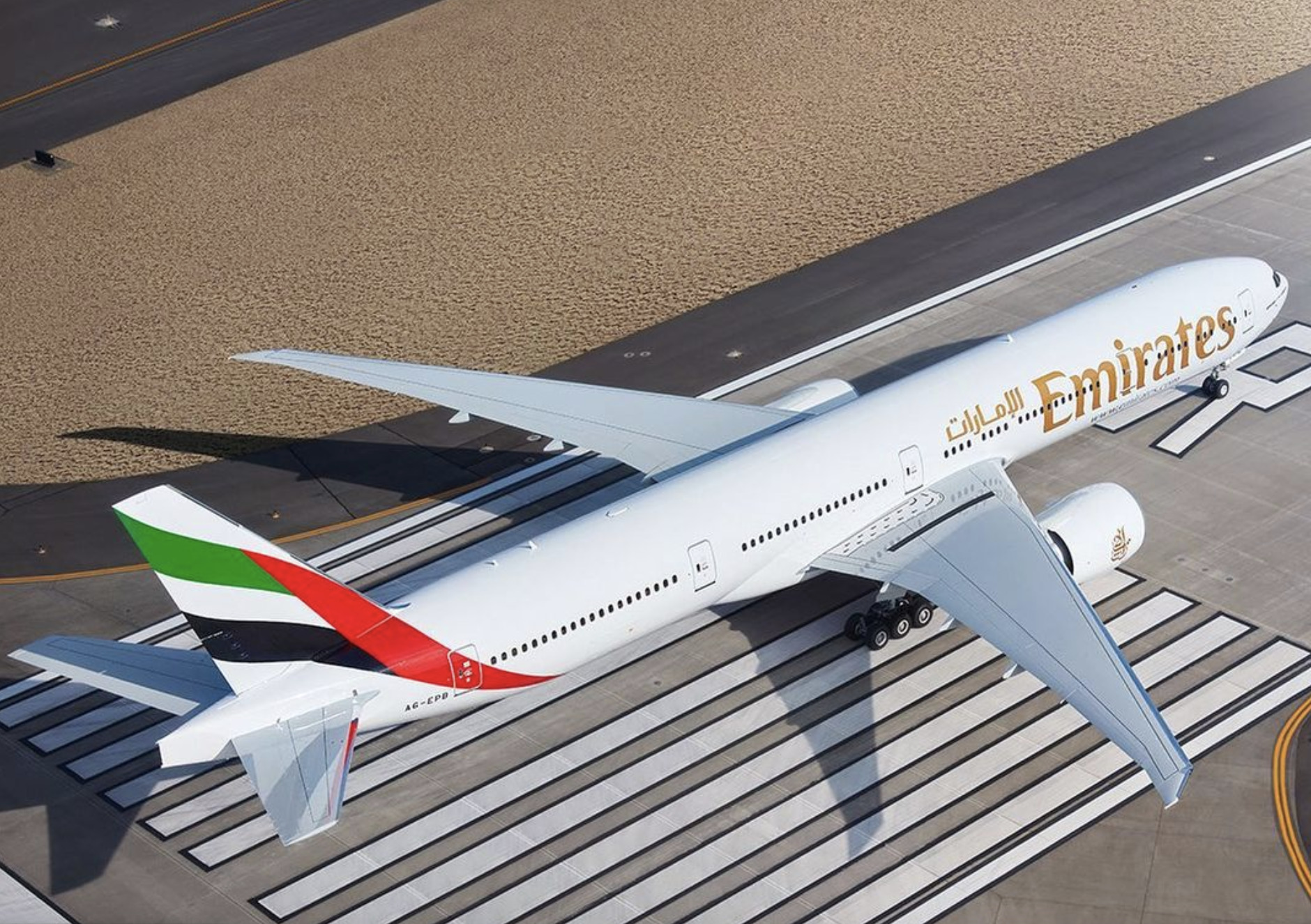 Добраться до Европы можно обходными путями — например, через Дубай, с помощью авиакомпании Emirates