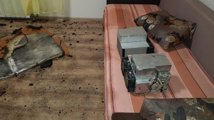 Пожар произошел в 18-этажном доме в Иркутске — сгорело майнинговое оборудование