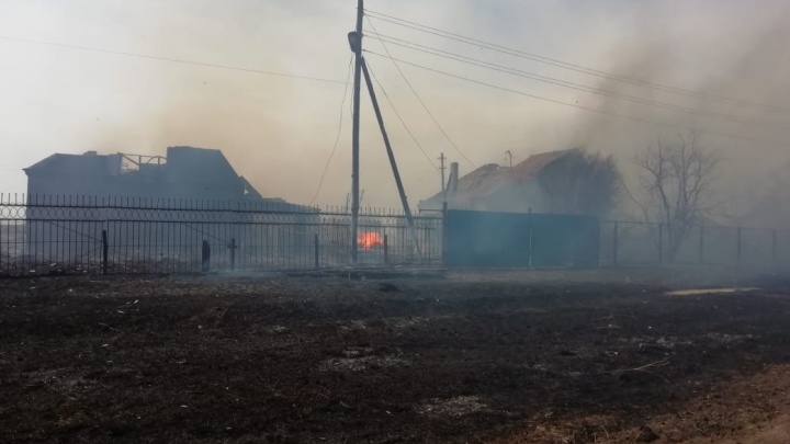 В Коченевском районе сгорели восемь домов. В регионе сохраняется высокая пожароопасность