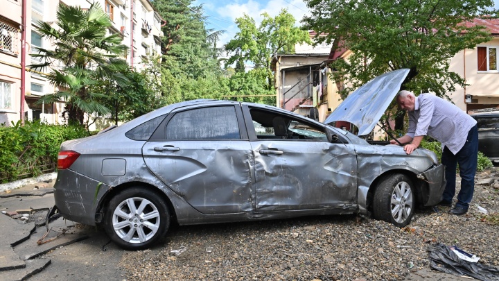 Владельцы пострадавших от стихии в Сочи автомобилей получат выплаты, если у них было каско