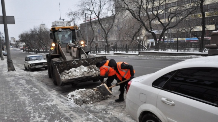 Свердловские дорожные службы перешли в режим повышенной готовности из-за надвигающегося снегопада