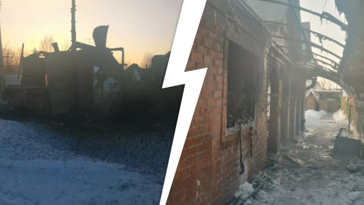 Под Тюменью пожар уничтожил жилой дом — мужчина получил сильные ожоги. Его семья просит помощи