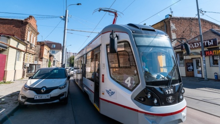 Два дня по ростовским улицам будет кататься праздничный трамвай