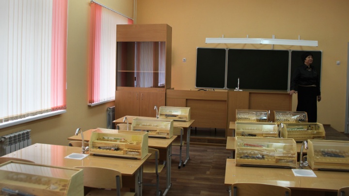 В Омске на карантин закрыли две школы