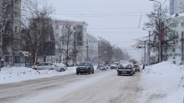 Госавтоинспекция Зауралья предупреждает: на дорогах будут гололедица и снежные заносы