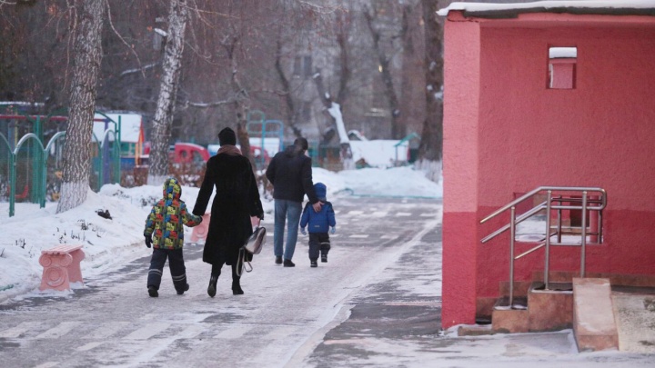 Власти рассказали, как пройдут новогодние утренники в Челябинске на фоне продления ковидных ограничений