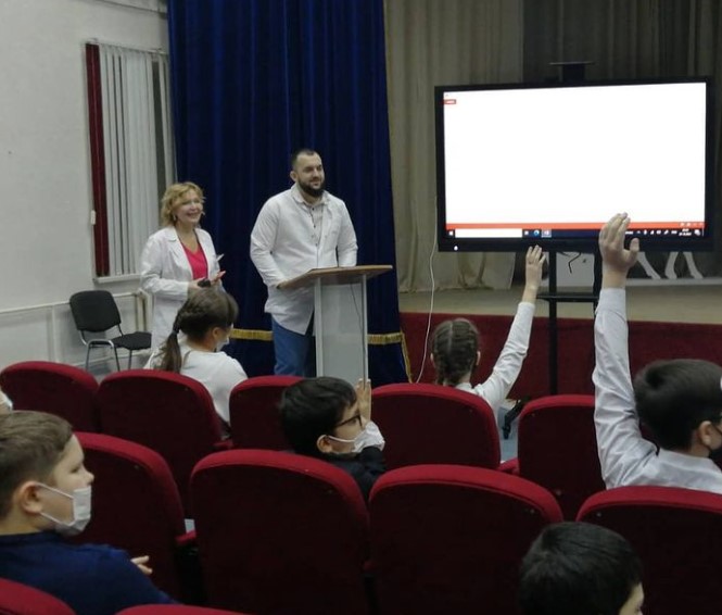 Ребята рассказали свои истории, произошедшие на горках Ребята рассказали свои истории, произошедшие на горках