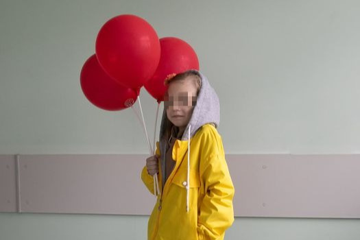 После гибели 10-летней девочки из Нижнего Новгорода возбудили уголовное дело. Она болела муковисцидозом и нуждалась в импортном лекарстве