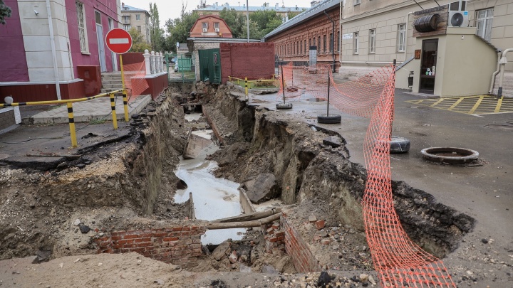«Кости попросту сгребли экскаватором»: в Волгограде коммунальщики проигнорировали старые здания и останки человека