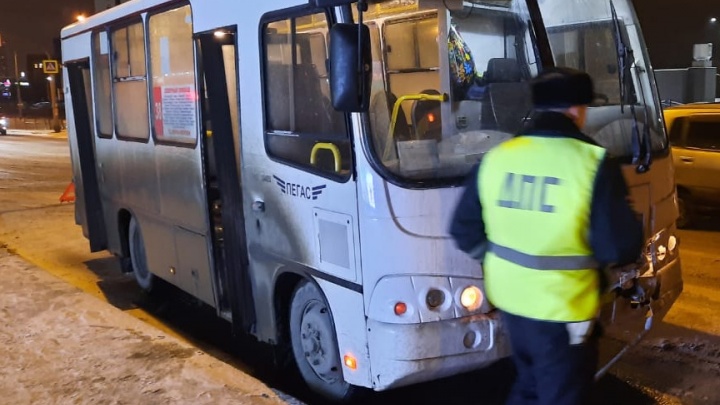 Чиновники мэрии вызвали перевозчиков на ковер после жесткой аварии с автобусом на Уктусе