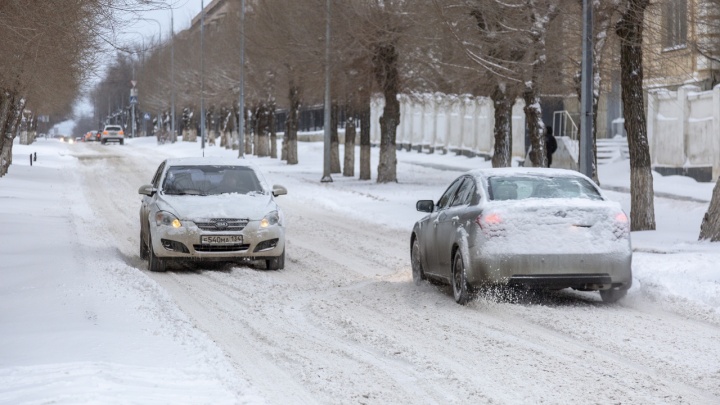 В Волгограде сильный снегопад сорвал смену детского лагеря
