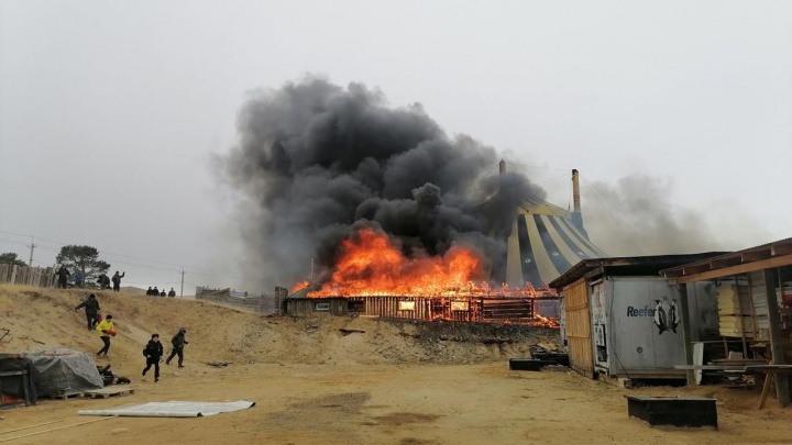 Пожар произошел на территории турбазы «Порт Ольхон» в Хужире