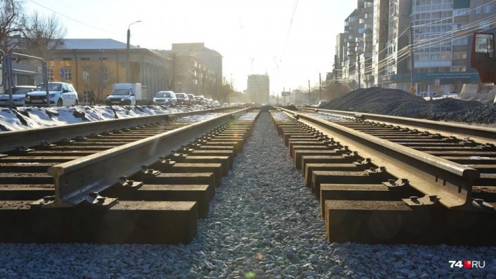 Трамваи изменят маршруты из-за ремонта путей возле депо в Челябинске