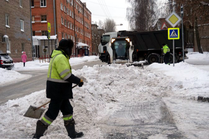 В последние дни Пермь завалило снегом