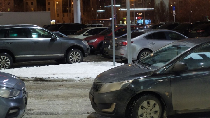 В Казани появятся новые платные парковки. Где и когда заплатить за стоянку?