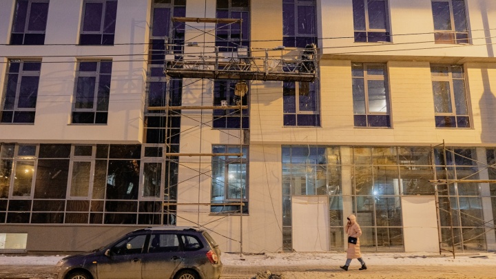 Краевые власти рассказали, когда достроят и откроют поликлинику на улице Ленина