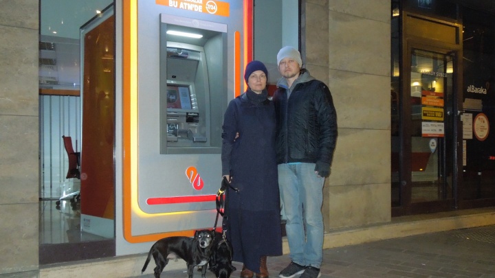 «Со счета просто исчезли 32 тысячи!» Пара из Екатеринбурга обвинила банк в воровстве