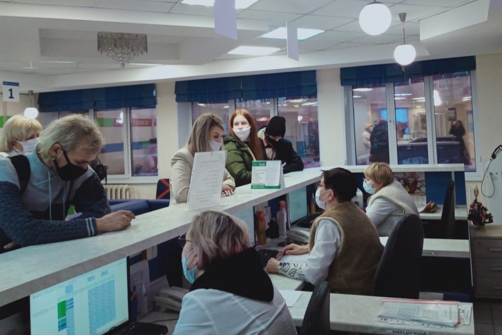 Оксана Пиклун лично проверила работу регистратур и кол-центров ярославских поликлиник