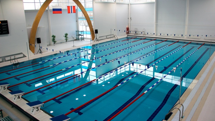 12-летняя девочка умерла в московском бассейне во время тренировки по плаванию. Видео трагедии