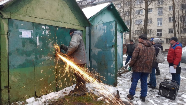 До конца ноября в Архангельске снесут 15 незаконных гаражей: как уже это делают