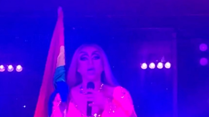 Патриота, который спел гимн России в гей-клубе, будут судить. Он раскаялся под протокол