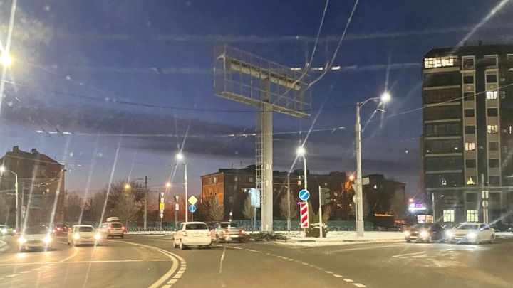 В Краснодаре устанавливают огромный светодиодный экран на въезде в Юбилейный микрорайон