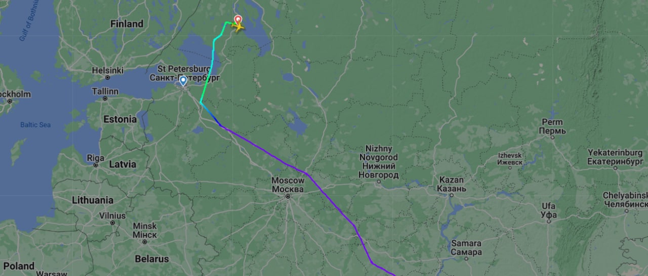 Непогода помешала летевшим в Петербург самолётам приземлиться в Пулково